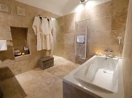 Le Chateau Des Cinq Cantons Carpentras